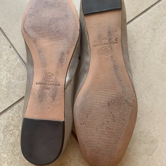 ANN TAYLOR SILVER/BLUSH LEATHER RUFFLE TOE BALLET FLATS - SZ 8M - Picture 5 of 6
